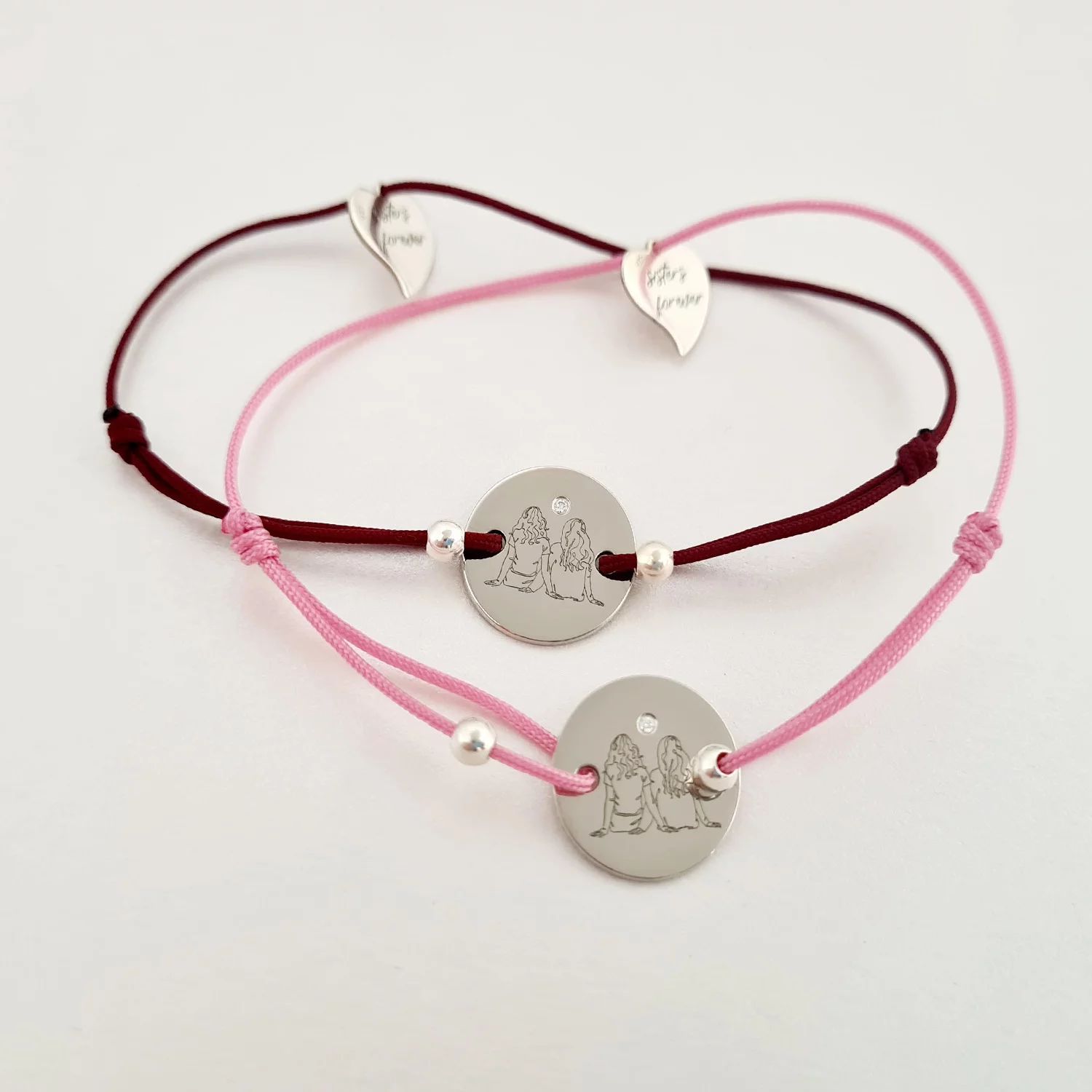 Set 2 bratari personalizate cu Diamant natural - Sisters Forever- Banut 15 mm cu 2 siluete Surori/Prietene - Bilute 4 mm - Argint 925 - Snur