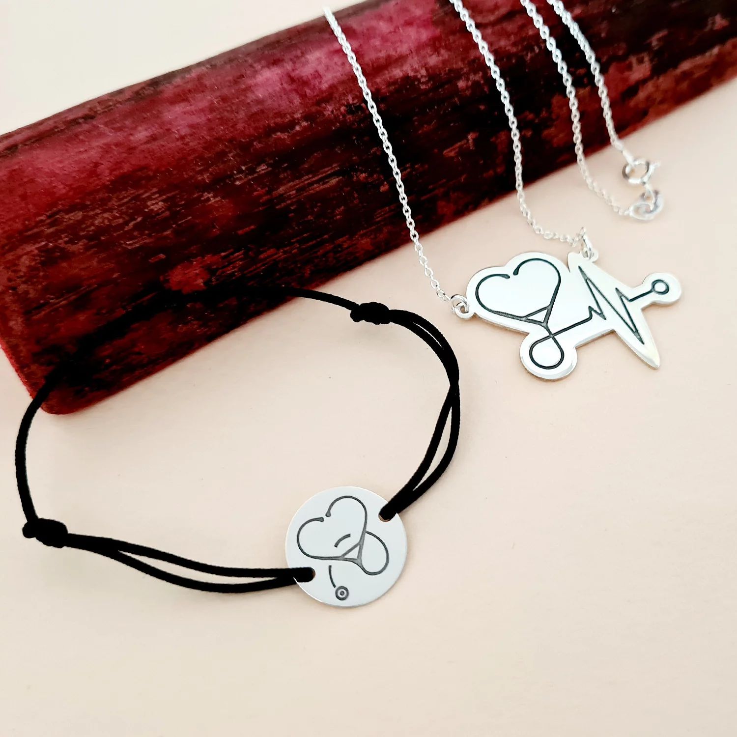 Set personalizat lantisor si bratara - Stetoscop sub forma unei inimi - Argint 925