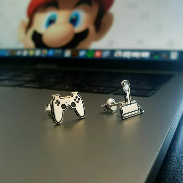 Cercei asimentrici -  Joy stick si maneta - Argint 925 - inchidere surub
