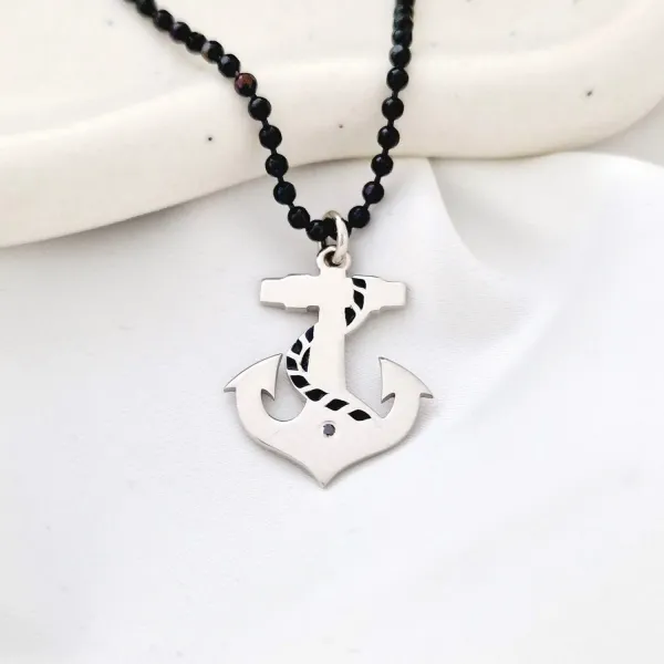 Lantisor Barbatesc cu Pandantiv Ancora – Argint 925 Rodiat, Email Negru si Diamant Negru