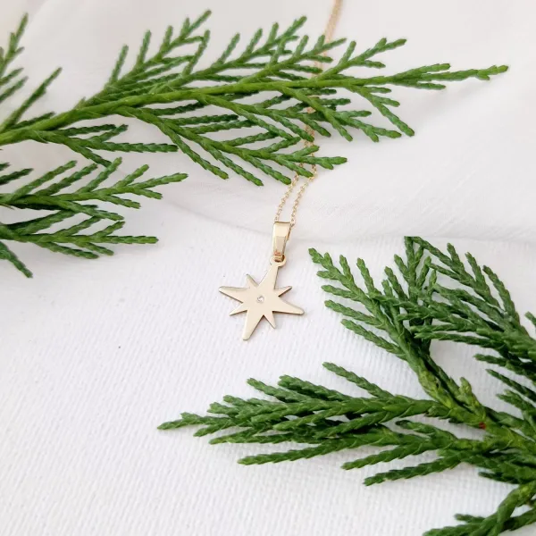 Lantisor festiv - Gratia Stelara - Pandantiv stea cu Diamant natural - Aur Galben 9K