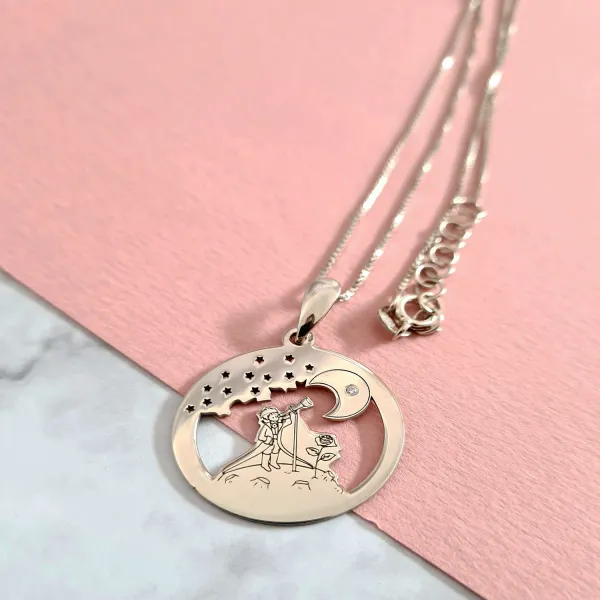 Lantisor personalizat cu Diamant natural - Pandantiv Micul Print sub cerul instelat - Argint 925 Rodiat