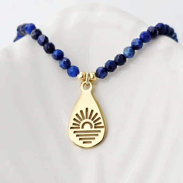 Lantisor Sunrise - Pietre Lapis Lazuli & Pandantiv cu Rasarit de Soare - Argint placat cu Aur Galben 18K