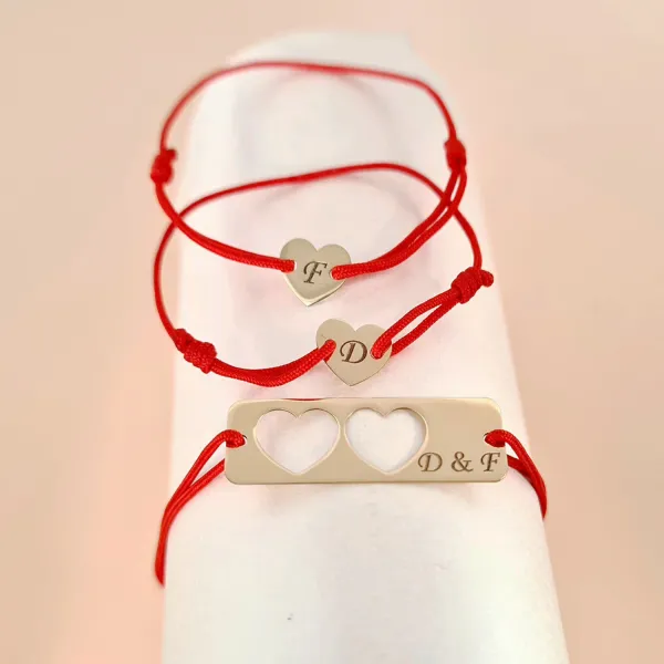 Set 3 bratari personalizate - Mama cu 2 fete - Placuta si 2 Inimioare decupate cu snur - Aur Galben 14 K
