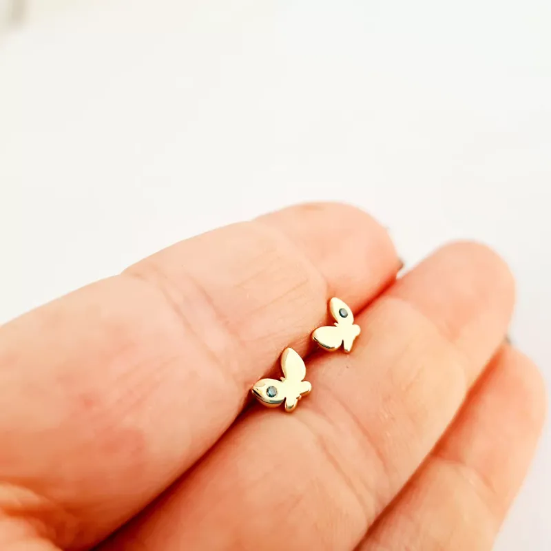 Cercei bebe/fetite cu Diamant naturat albastru - Model fluturasi - Aur Galben 14K - Inchizatoare sigura si confortabila cu filet picture - 3