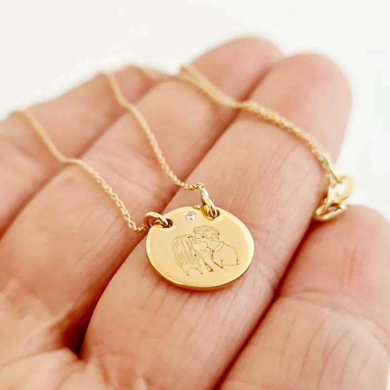 Lantisor personalizat cu Diamant natural - Cuplu sarut dulce - Banut 12 mm - Aur Galben 14K picture - 3