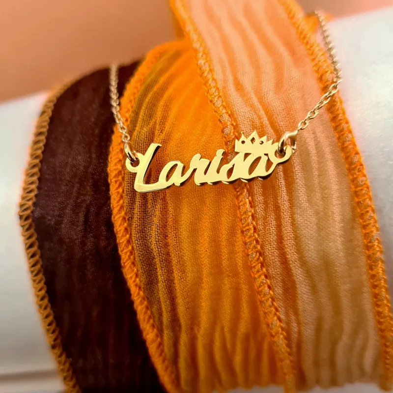 Lantisor personalizat cu nume si simbol coronita - Font elegant - Argint 925  placat cu Aur Galben 18K picture - 2