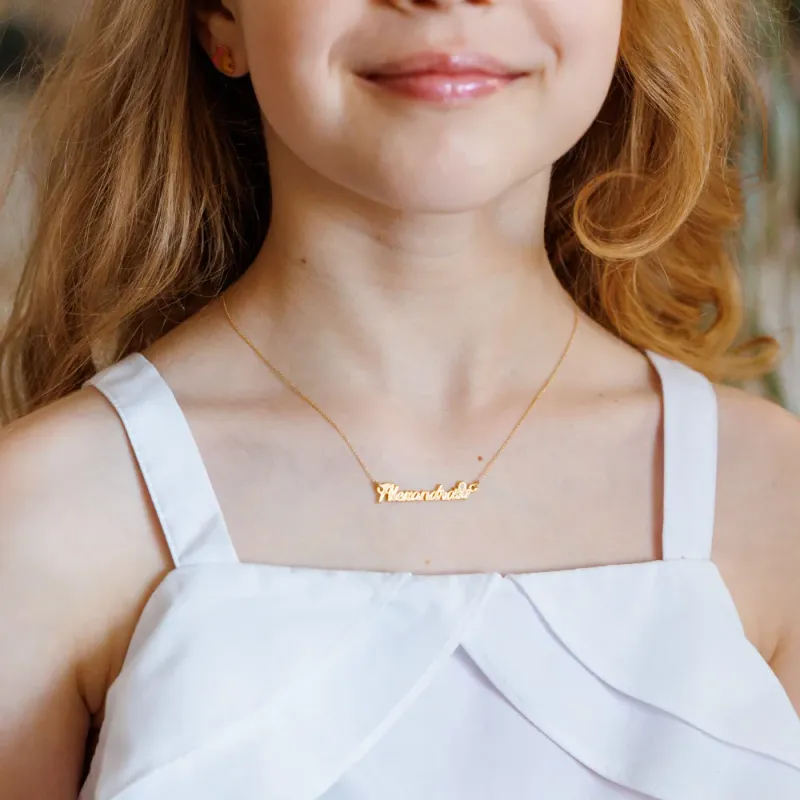 Lantisor personalizat - Nume 9 litere, simbol fluture si Diamant natural - Aur Galben 14 K picture - 5