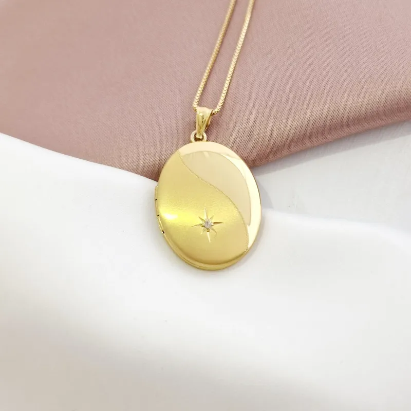 Medalion oval cu poze in interior - Yin&Yang - Argint 925 placat cu Aur Galben 18K - Cristal White Zirconia picture - 3
