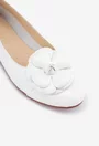 Balerini dama albi din piele cu ornament floare
