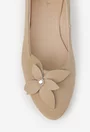 Balerini dama bej din piele intoarsa cu floare bej