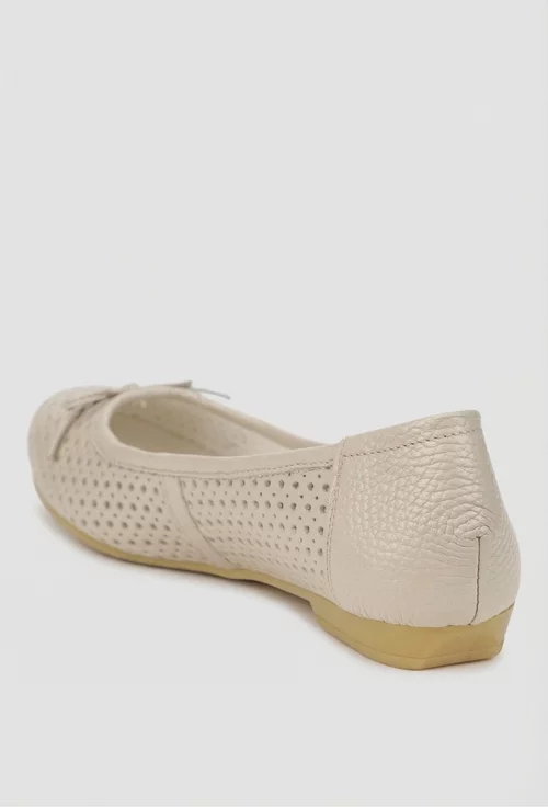 Balerini dama bej din piele perforata cu funda