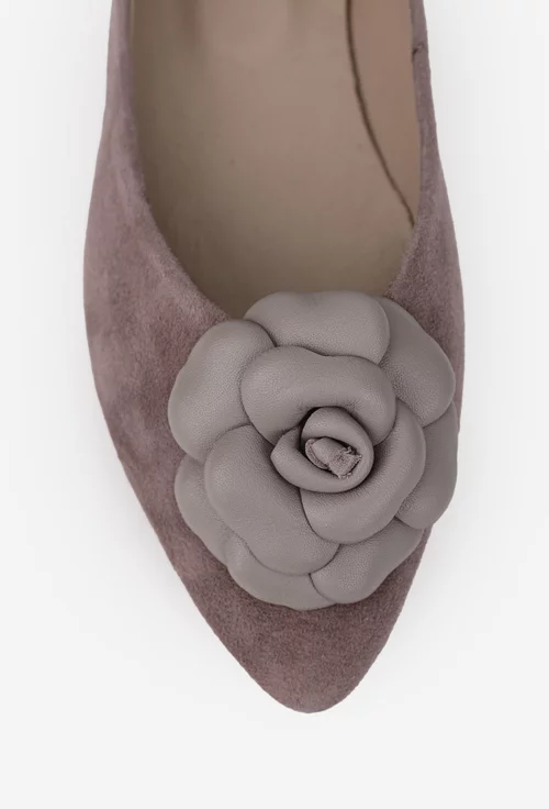 Balerini dama din piele intoarsa taupe cu floare
