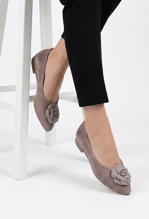 Balerini dama din piele intoarsa taupe cu floare