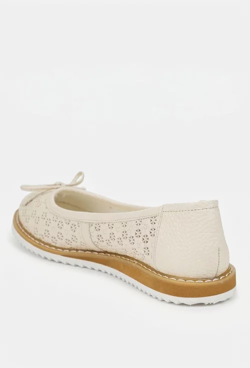 Balerini dama din piele perforata bej deschis cu funda