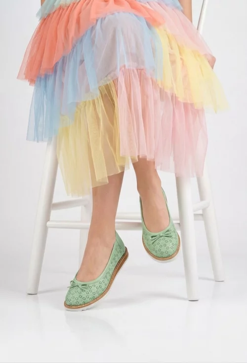 Balerini dama din piele perforata verde cu funda