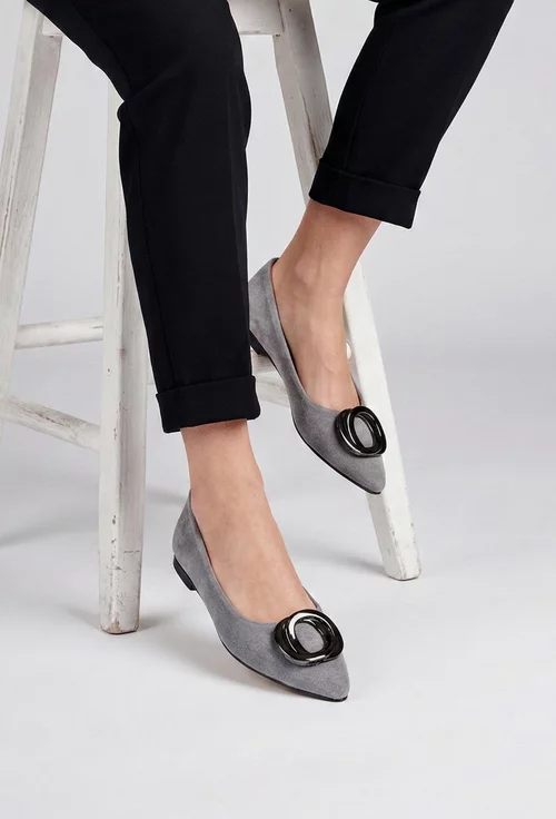 Balerini dama gri din piele intoarsa cu ornament