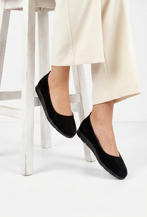 Balerini dama negri din piele intoarsa