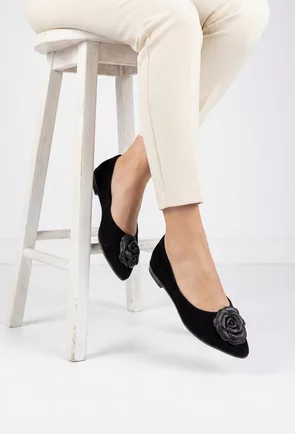 Balerini dama NUR din piele intoarsa neagra cu floare