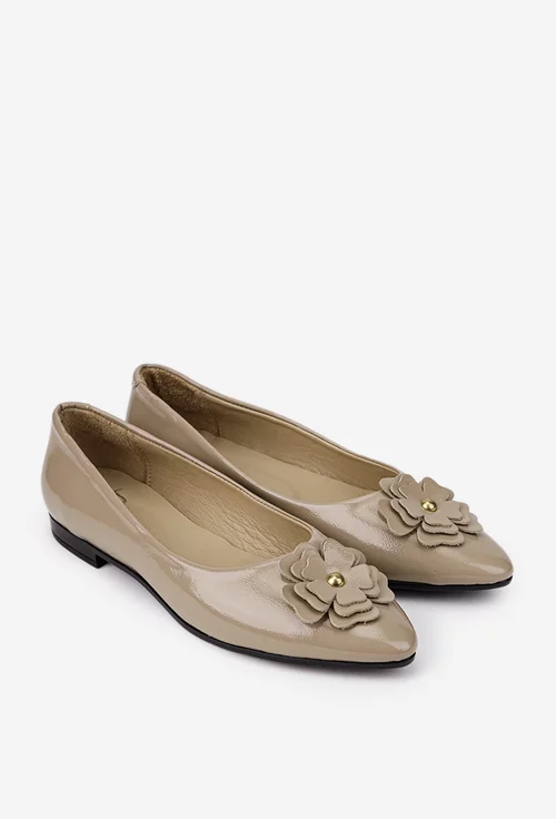 Balerini dama NUR din piele lacuita taupe cu floare