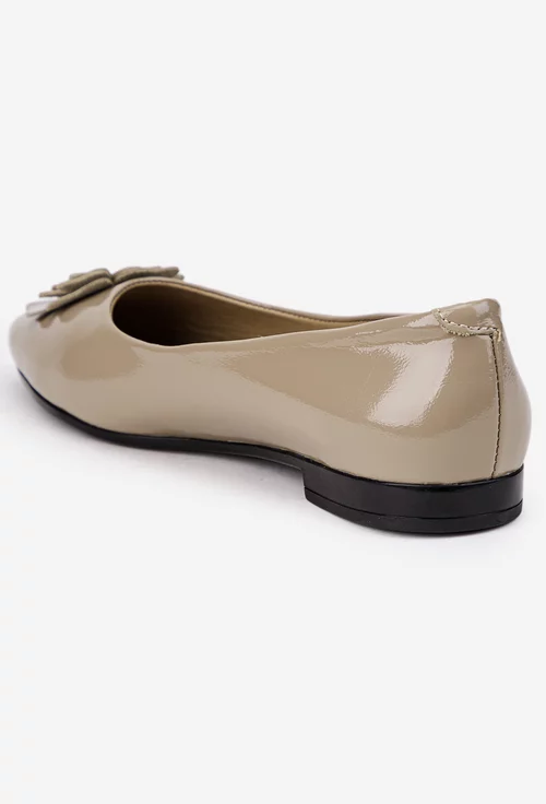 Balerini dama NUR din piele lacuita taupe cu floare