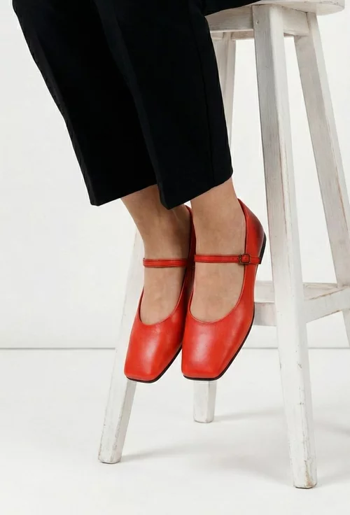 Balerini dama NUR din piele rosie cu varful patrat