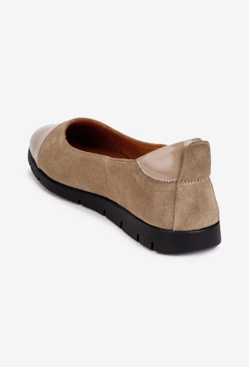 Balerini dama taupe din piele intoarsa cu varful lacuit