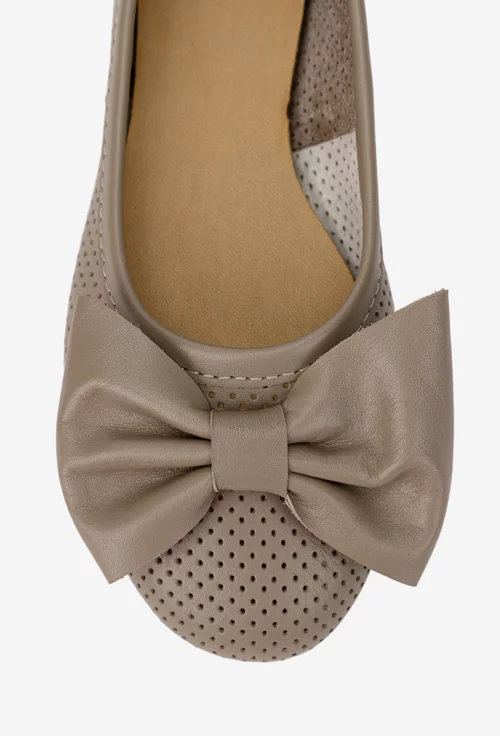 Balerini dama taupe din piele perforata cu funda