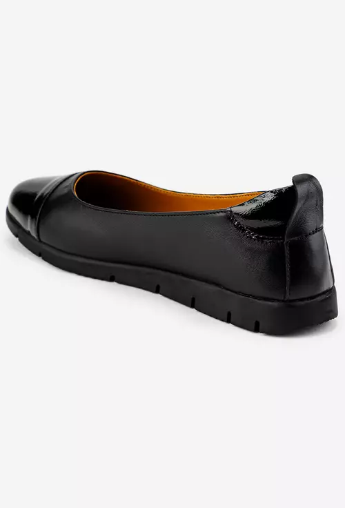 Balerini negri din piele cu varful lacuit