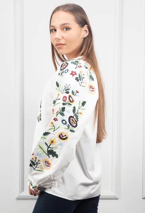 Bluza alba accesorizata cu broderie
