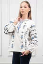 Bluza alba cu broderie neagra si bleu