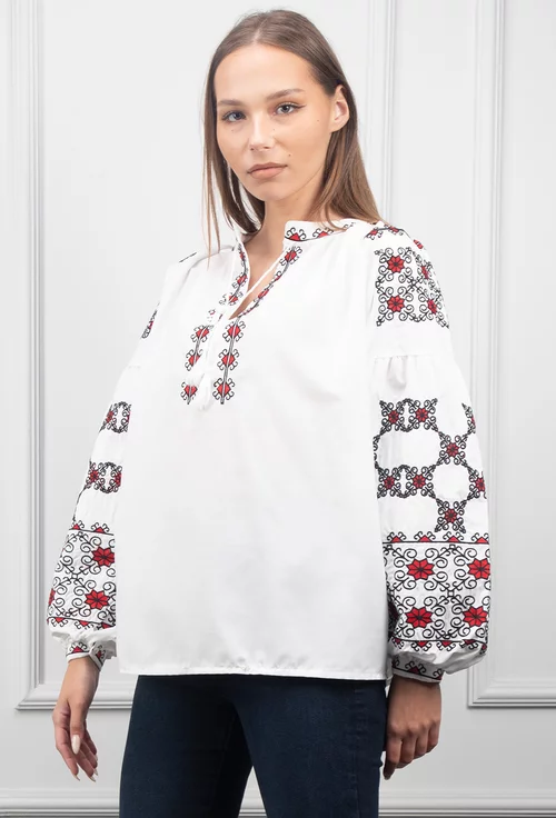 Bluza alba cu broderie rosie si neagra