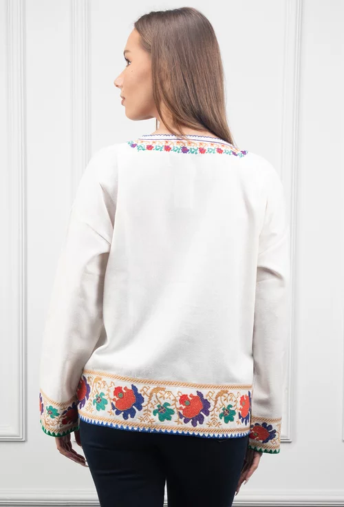 Bluza alba cu broderie si decolteu patrat