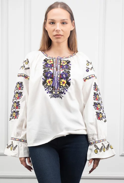 Bluza alba cu broderie si maneci stil clopot
