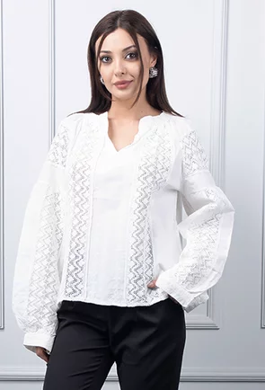Bluza alba cu model