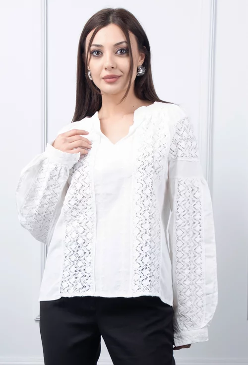 Bluza alba cu model