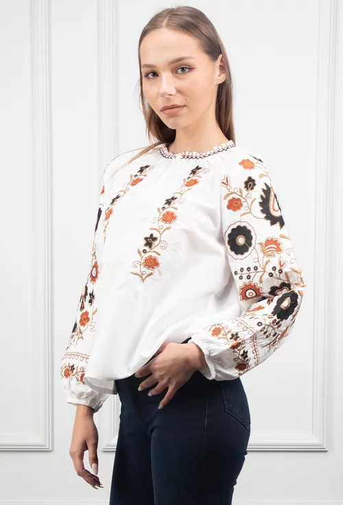 Bluza alba stil ie cu broderie florala