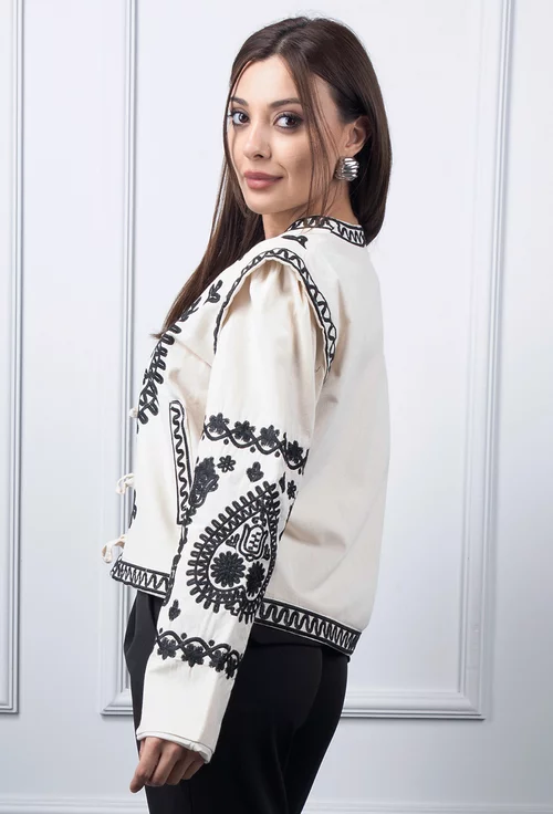 Bluza bej cu broderie