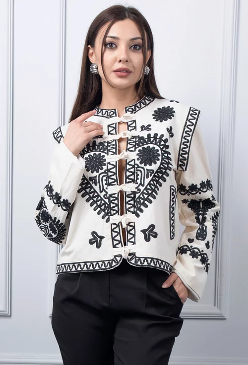 Bluza bej cu broderie