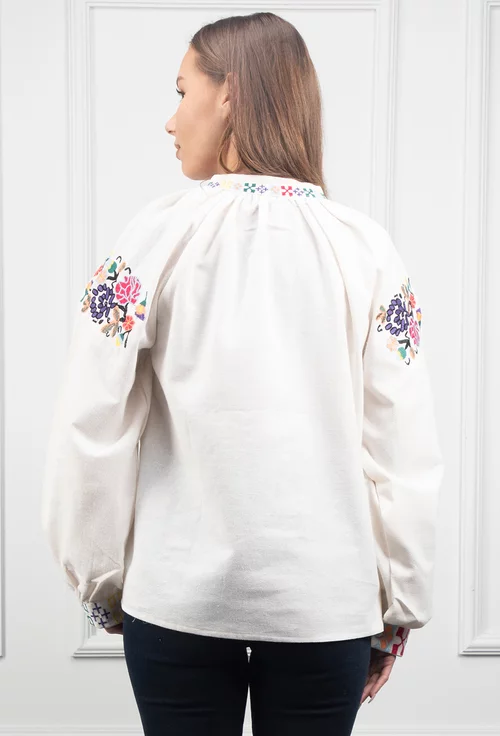 Bluza bej deschis cu broderie