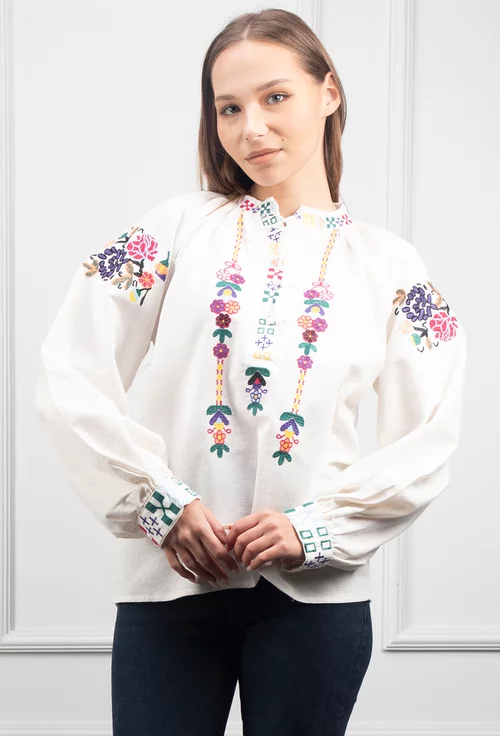Bluza bej deschis cu broderie