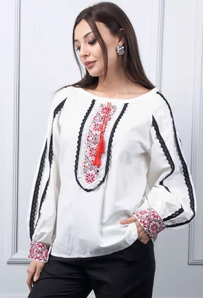 Bluza ecru stil ie cu detalii negre si rosii