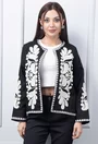 Bluza neagra accesorizata cu broderie