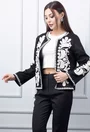 Bluza neagra accesorizata cu broderie