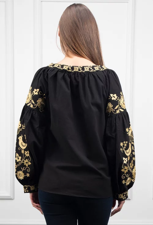 Bluza neagra cu broderie