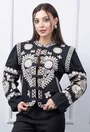 Bluza neagra cu broderie
