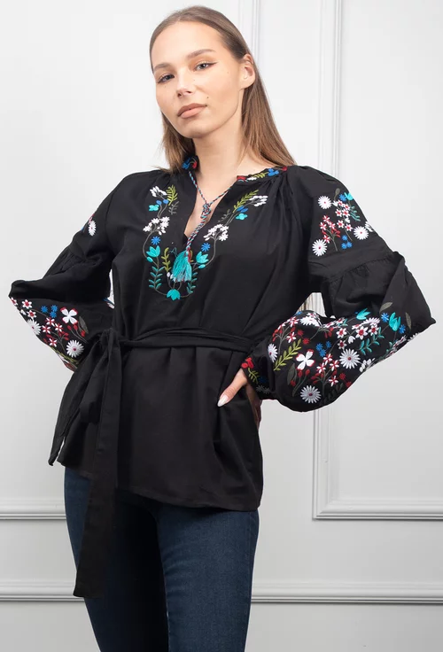 Bluza neagra cu broderie si cordon in talie