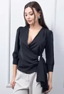 Bluza neagra cu decolteu in V