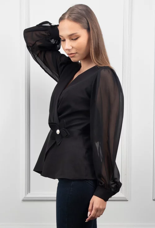 Bluza neagra cu ornament floare