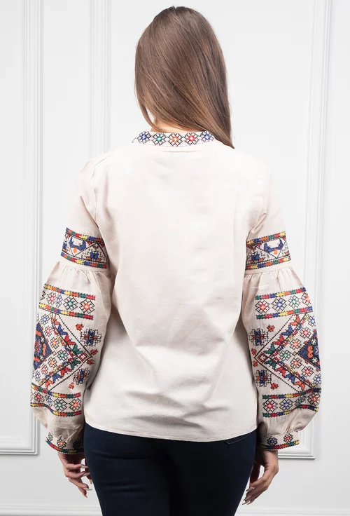 Bluza stil ie cu maneci bufante si broderie